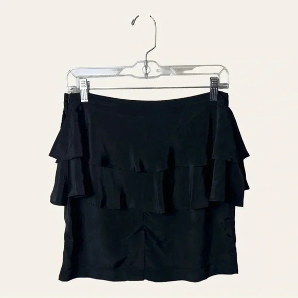 0053. H&M BLACK SILKY MINI SKIRT WITH RUFFLES‎ AND BOW SIZE 8 - Picture 5 of 7
